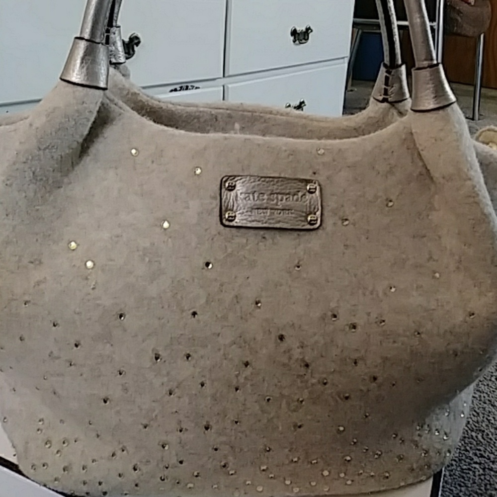 KATHY SPADE WINTER WHITE PURSE NEW YORK